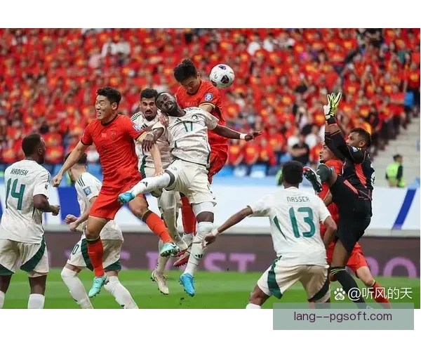 中国足协重拳出击 43名涉假球黑哨被终身禁足 中国足协重拳出击 43名涉假球黑哨被终身禁足